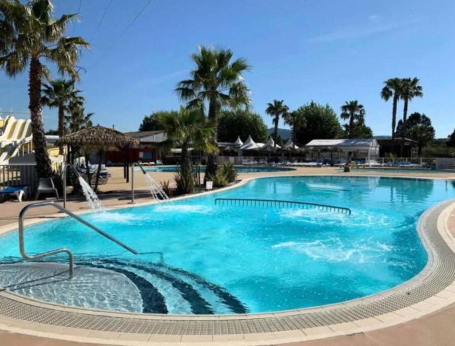 Le Moorea Mobilhome Camping Le Montourey 4 Etoiles Фрежюс Экстерьер фото